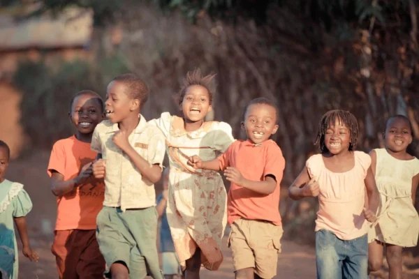 kids-malawi-running